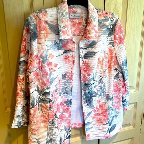 Alfred Dunner Womans Pink and Grey flowered Blazer Size 16 - Picture 1 of 7